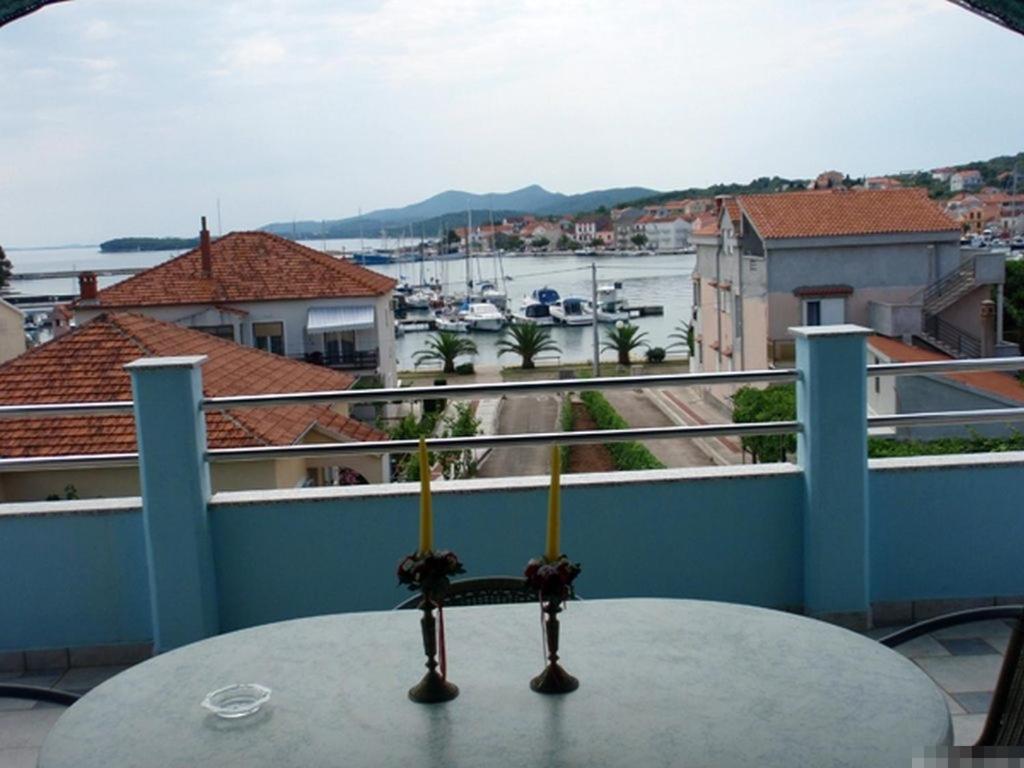 Apartment In Kukljica With Sea View, Terrace, Air Conditioning, Wi-Fi Exteriör bild